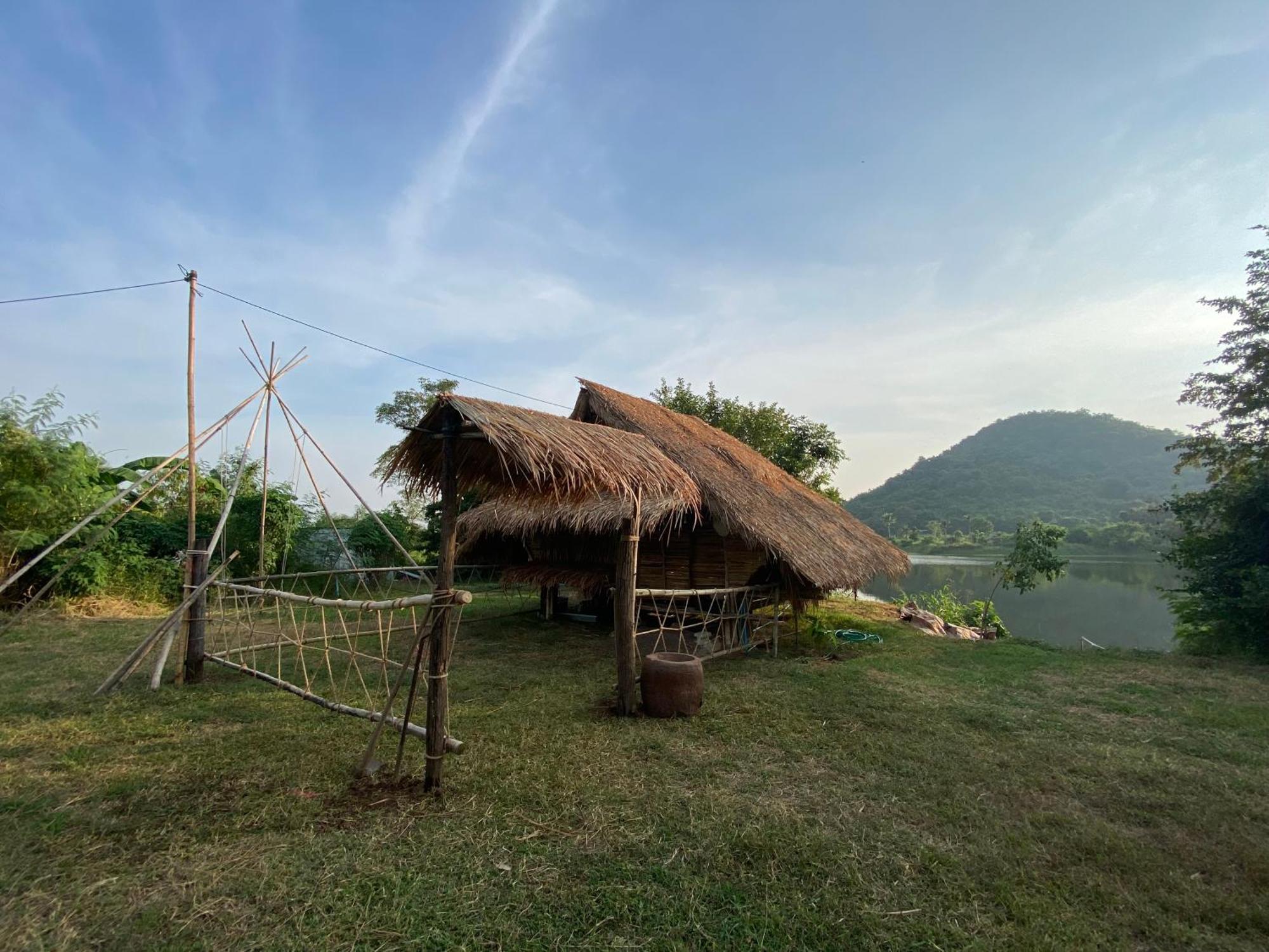 Royal Mountain Hut Hotel Ratchaburi ภายนอก รูปภาพ