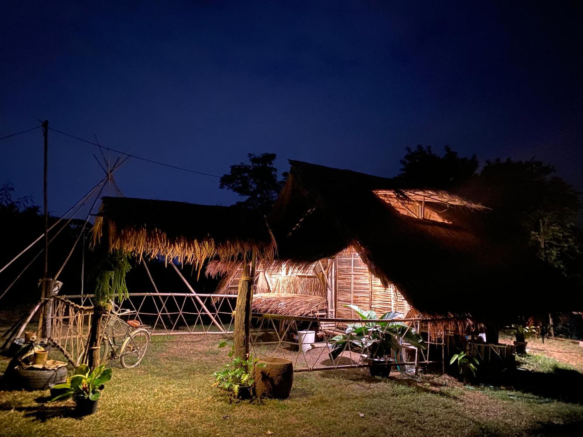 Royal Mountain Hut Hotel Ratchaburi ภายนอก รูปภาพ