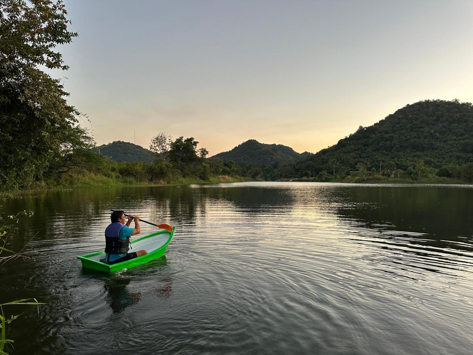 Royal Mountain Hut Hotel Ratchaburi ภายนอก รูปภาพ