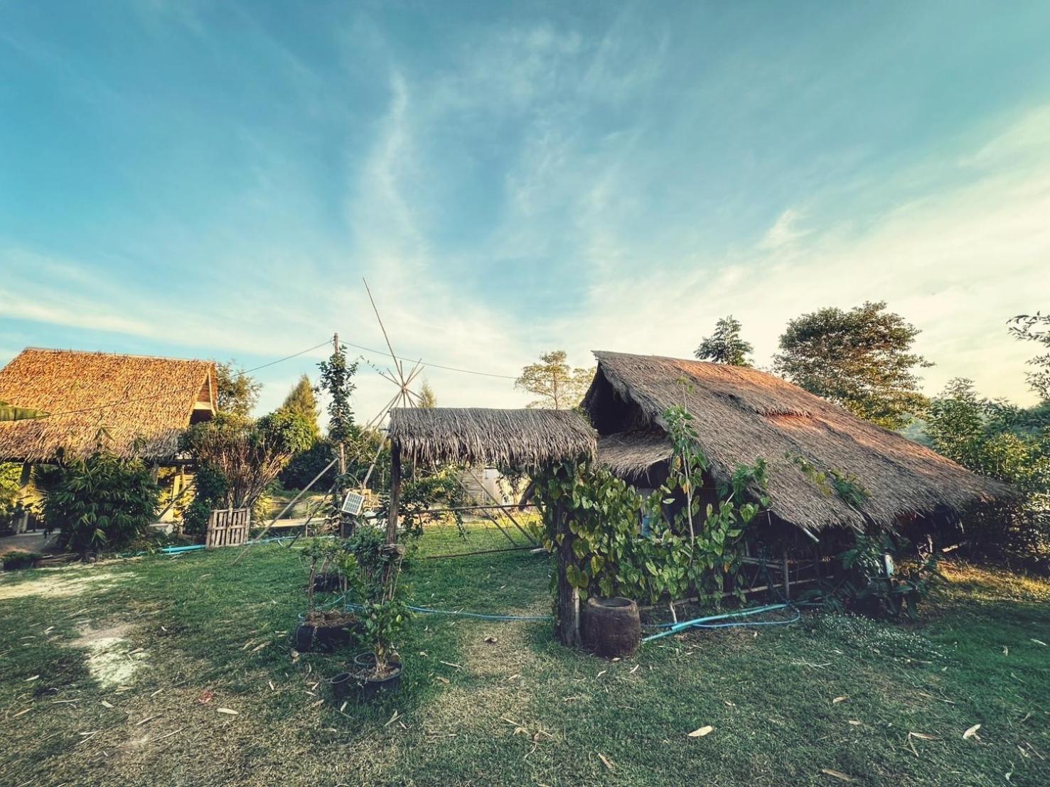 Royal Mountain Hut Hotel Ratchaburi ภายนอก รูปภาพ